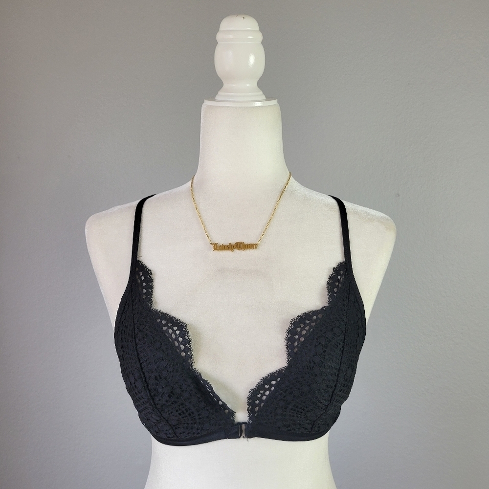 VICTORIA'S SECRET // black lace detail plunge strappy racer back bralette bra